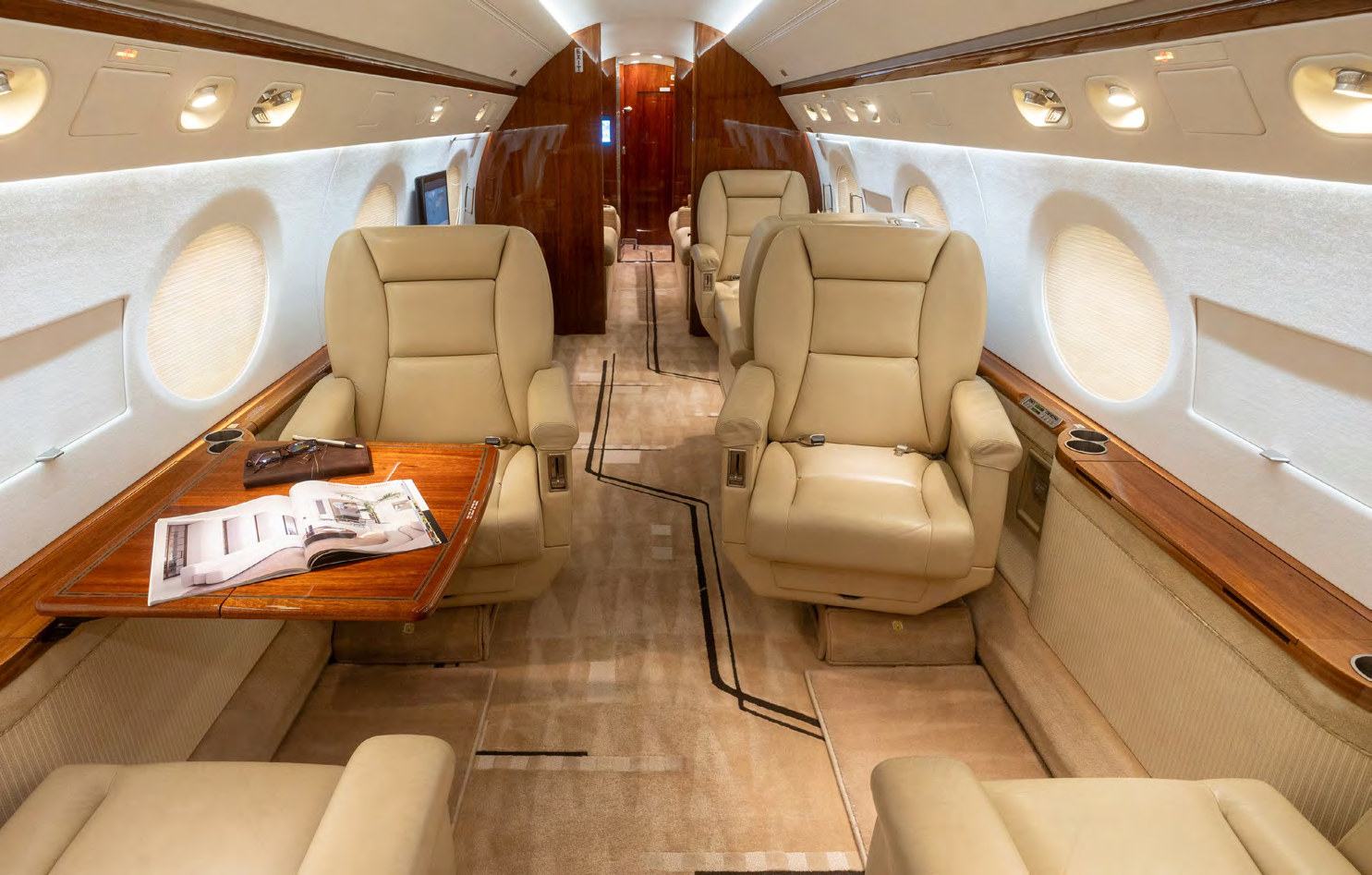 Cabine dianteira do Gulfstream G450